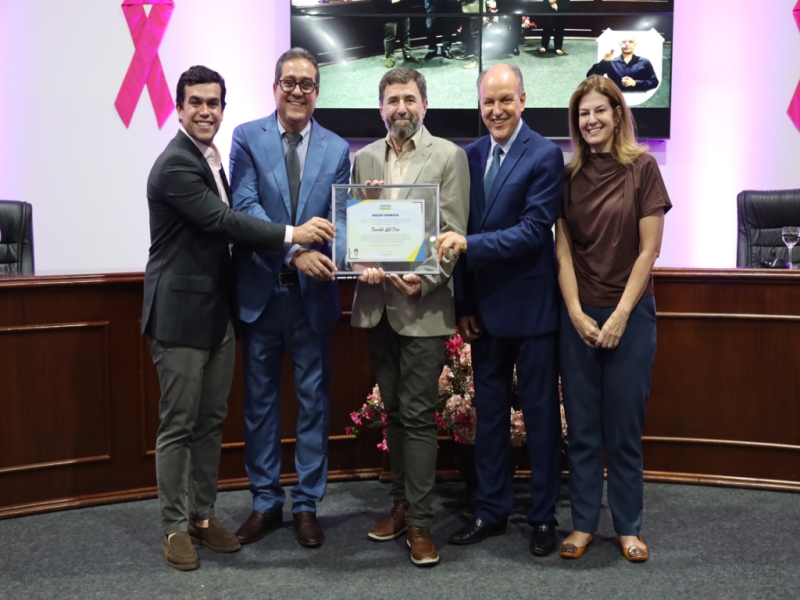 Notícia: Presidente da ACED recebe moção honrosa da Câmara de Dourados